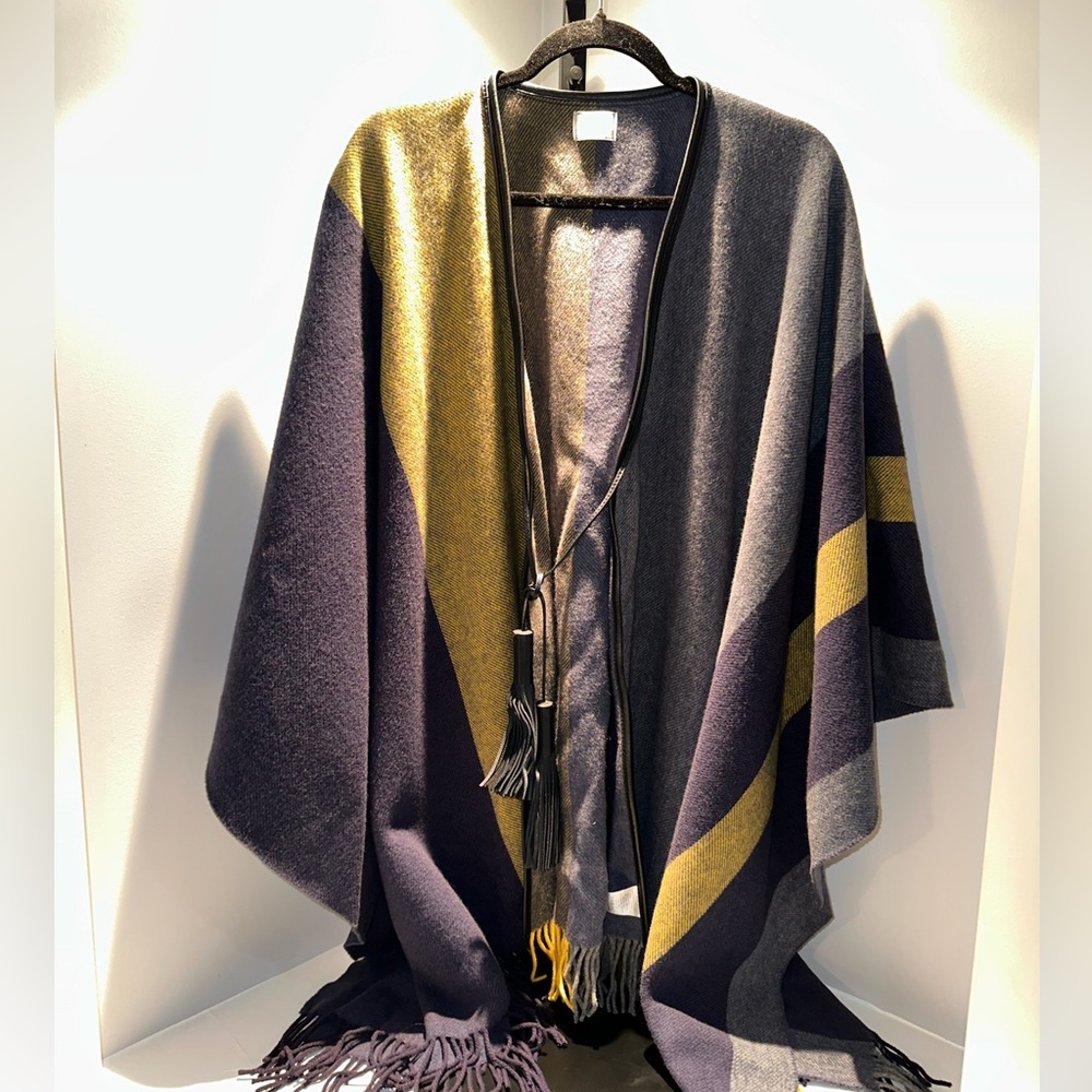 Hermes poncho (comes with original packaging and tags)